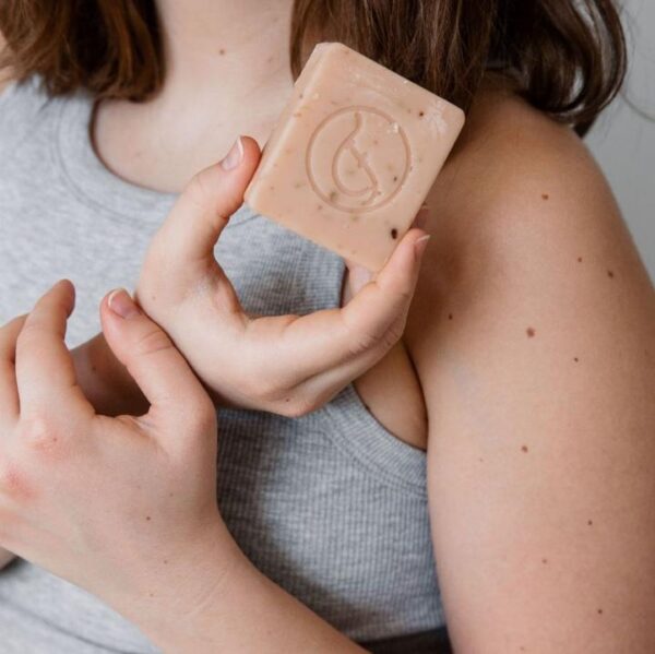 Flow Cosmetics – Marigold – Shampoo bar te verkrijgen bij Verzorgingnatuurlijk